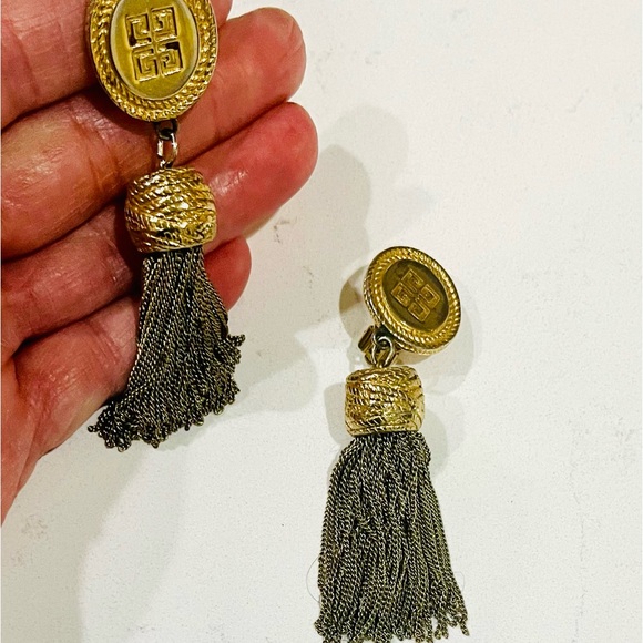 RARE VINTAGE Givenchy Paris Large Tassel Dangle Clip-on Earrings Vintage Jewelry - Picture 2 of 8